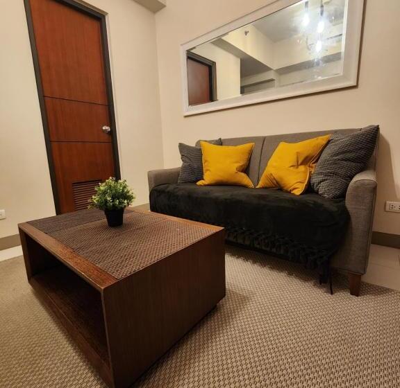 آپارتمان 1 خوابه با چشمانداز استخر, Chic Style Condo Unit In Bgc, One Uptown Residences, In Front Of Grand Hyatt!
