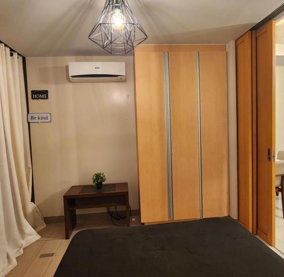 آپارتمان 1 خوابه با چشمانداز استخر, Chic Style Condo Unit In Bgc, One Uptown Residences, In Front Of Grand Hyatt!