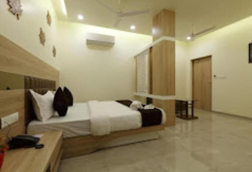 带大床的豪华间, Alka Inn Ahmedabad