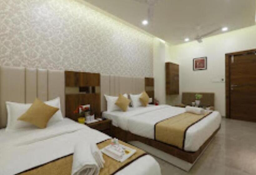 豪华三人间, Alka Inn Ahmedabad