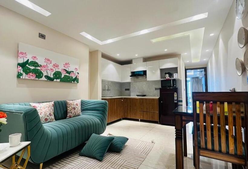 סוויטה, Bluo 1bhk Suite   Balcony, Gym, Lift, Parking