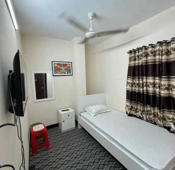 اتاق استاندارد یک نفره, In Need   Near To The Us France Italy Saudi Embassy And Airport