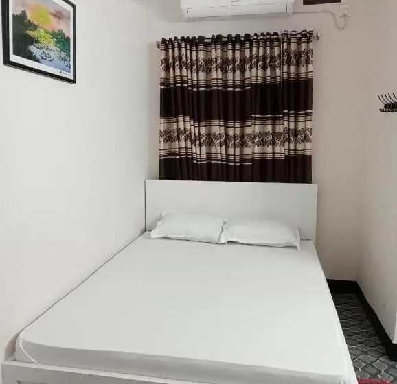 اتاق استاندارد سه نفره, In Need   Near To The Us France Italy Saudi Embassy And Airport