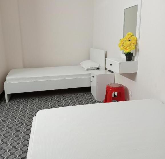اتاق استاندارد سه نفره, In Need   Near To The Us France Italy Saudi Embassy And Airport