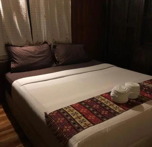 キングサイズベッドのデラックスルーム, Lampang Homestay2