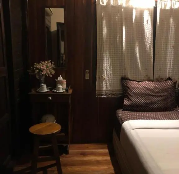 キングサイズベッドのデラックスルーム, Lampang Homestay2