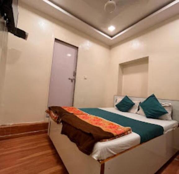 デラックスルーム, Nice Inn Ahmedabad