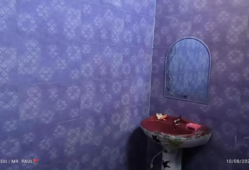 トリプルクラシックルーム, Oyo Fauji Villa