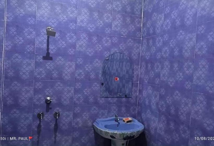 トリプルクラシックルーム, Oyo Fauji Villa