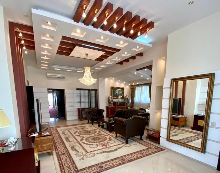 سوئیت پرزیدنت, Royal Florence