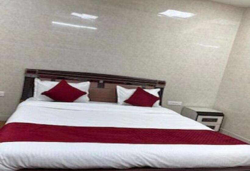 غرفة ديلوكس, Surya Inn