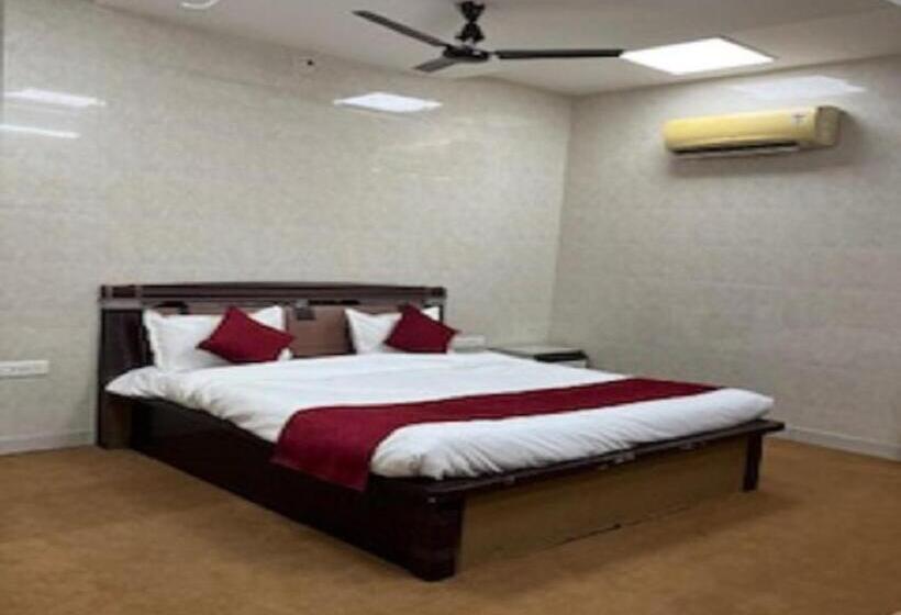 غرفة ديلوكس, Surya Inn