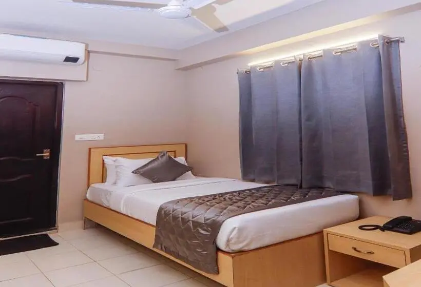 Economy Yhden Hengen Huone, Vinayaga Tirupur
