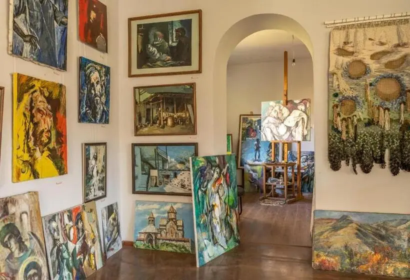 اتاق استاندارد, Art Rooms Garni