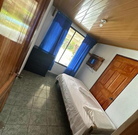 اتاق خانوادگی, Hostel Gaia Zo é