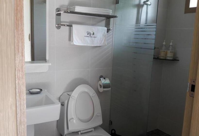 חדר משפחתי, Moon Forest Guesthouse