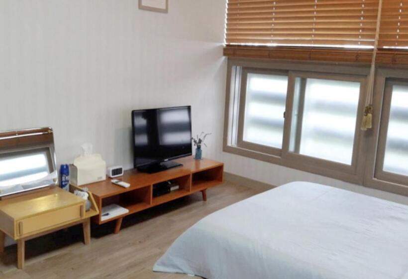 חדר משפחתי, Moon Forest Guesthouse