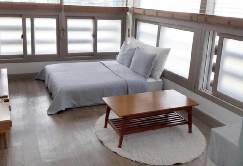 חדר משפחתי, Moon Forest Guesthouse