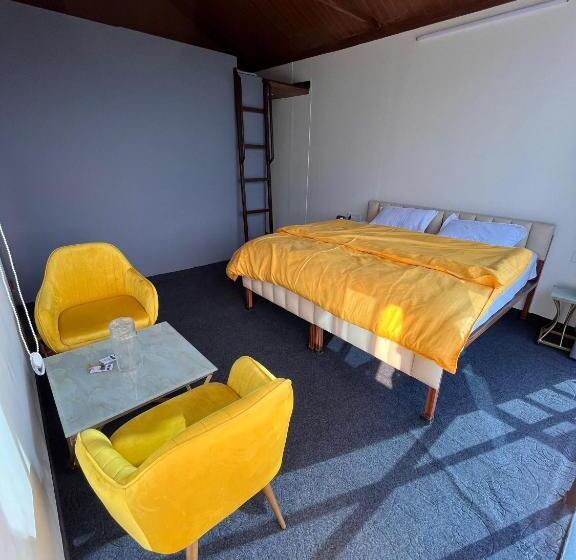 غرفة قياسية مطلة على الجبل, Nivriti Stays