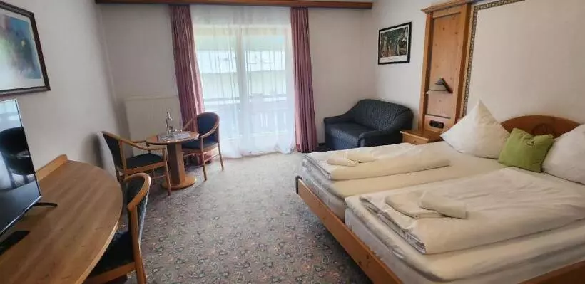 バルコニー付きスタンダードルーム, Alpenhotel Widderstein