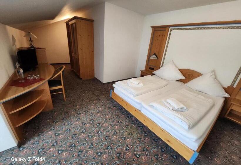 스탠다드 트리플 룸, Alpenhotel Widderstein