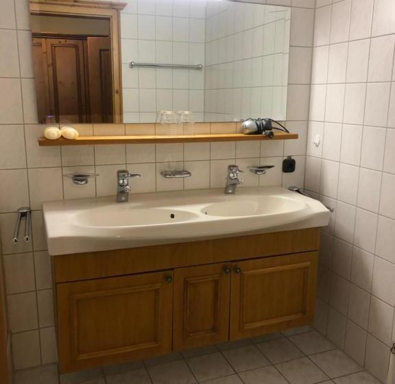 침실 3개 아파트, Alpenhotel Widderstein