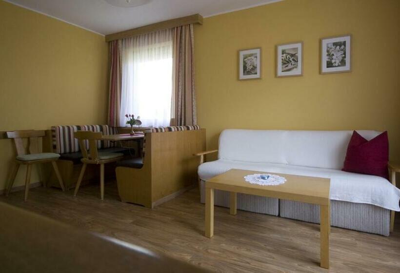 带1个卧室的带阳台的公寓, Ferienwohnungen Haus Schett