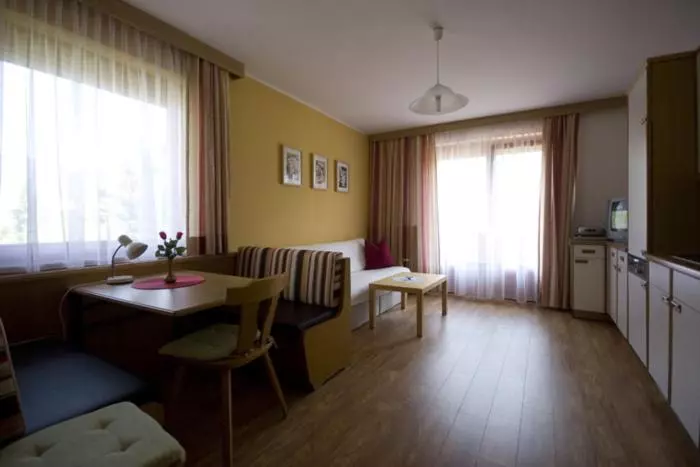 バルコニー付き１ベッドルームアパートメント, Ferienwohnungen Haus Schett