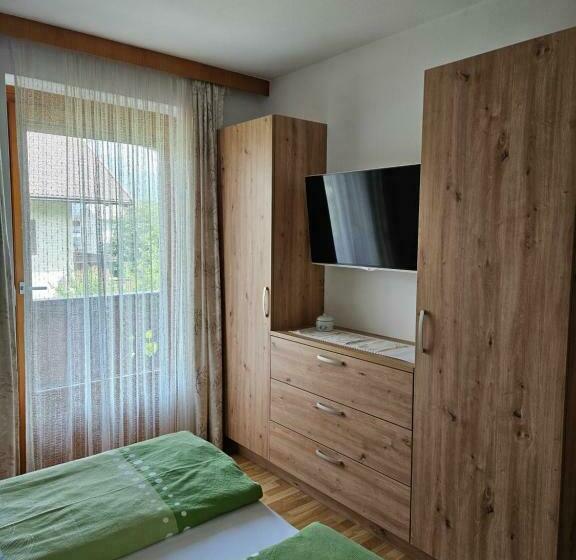 带1个卧室的带阳台的公寓, Ferienwohnungen Haus Schett