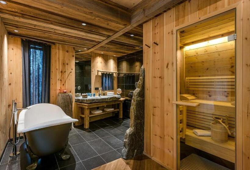 バルコニー付きスタンダードルーム, Mama Thresl