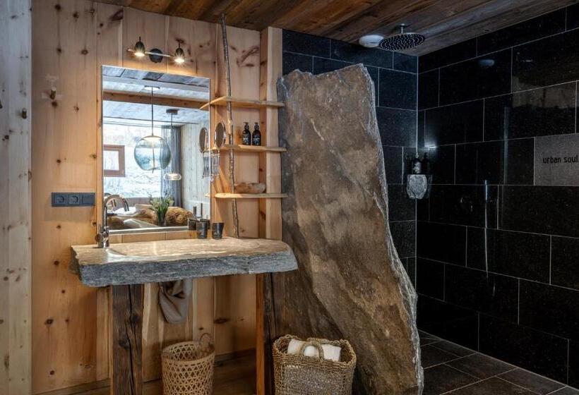 ビュー有りのスタンダードワンルーム, Mama Thresl