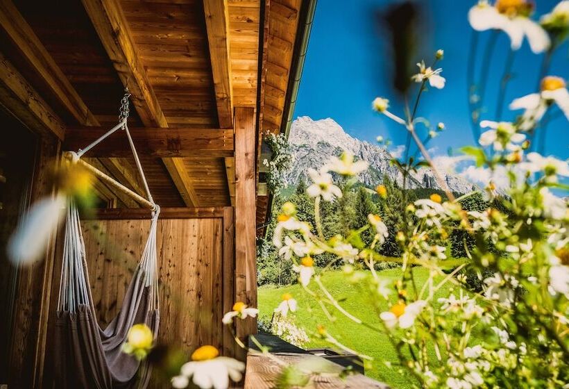 テラス付きスタンダードルーム, Mama Thresl