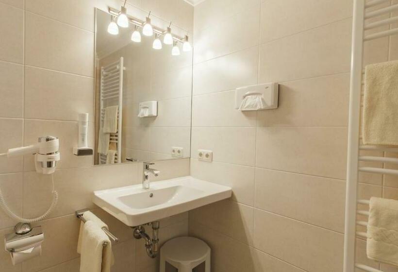 חדר קומפורט, Niederreiter