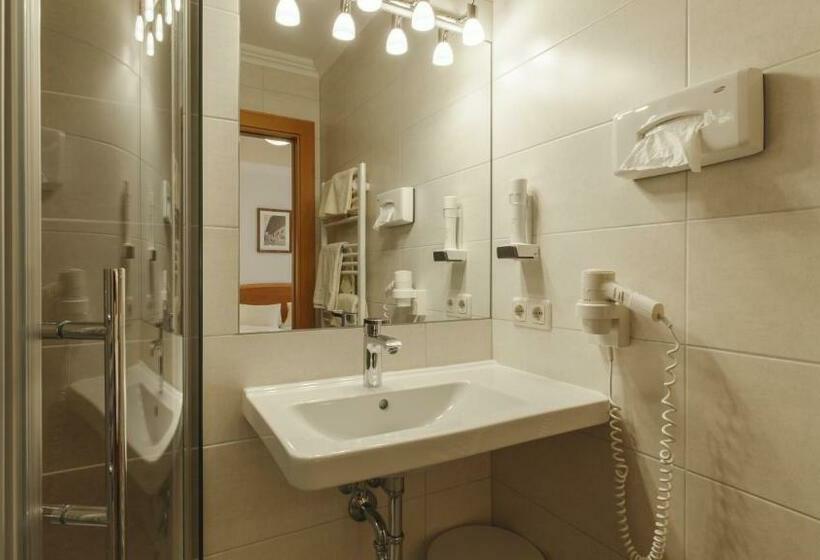 חדר קומפורט, Niederreiter