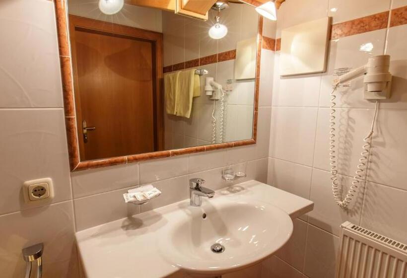 חדר משפחתי, Niederreiter