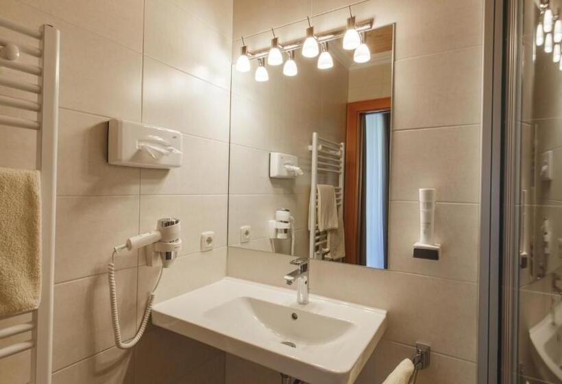 חדר משפחתי, Niederreiter