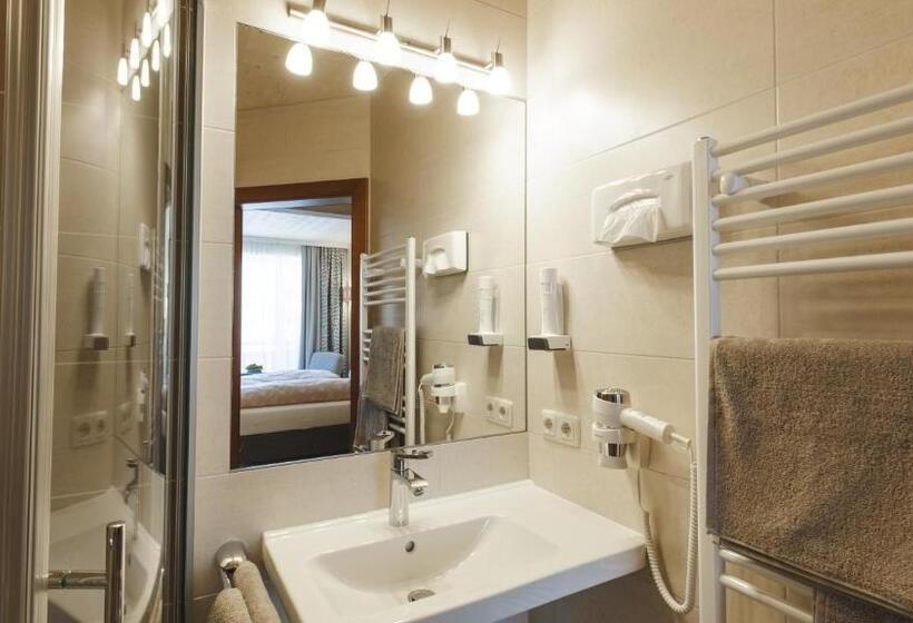 חדר משפחתי נוף להרים, Niederreiter