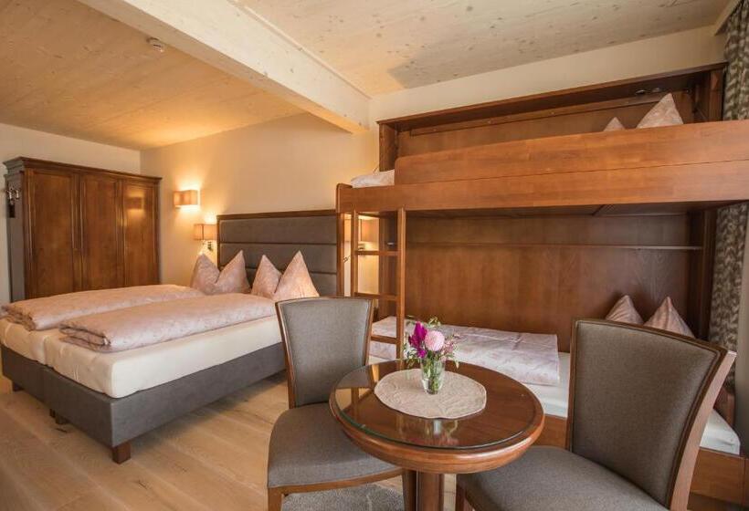 חדר משפחתי נוף להרים, Niederreiter