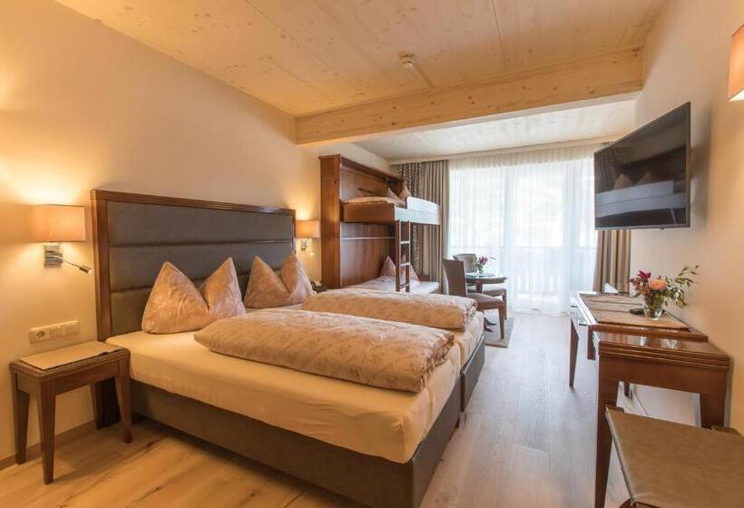 חדר משפחתי נוף להרים, Niederreiter