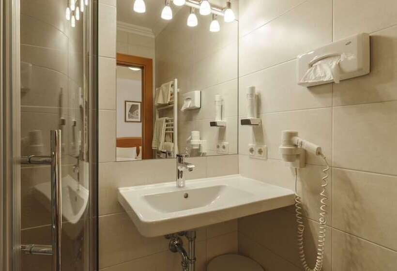 דירת חדר דלוקס, Niederreiter