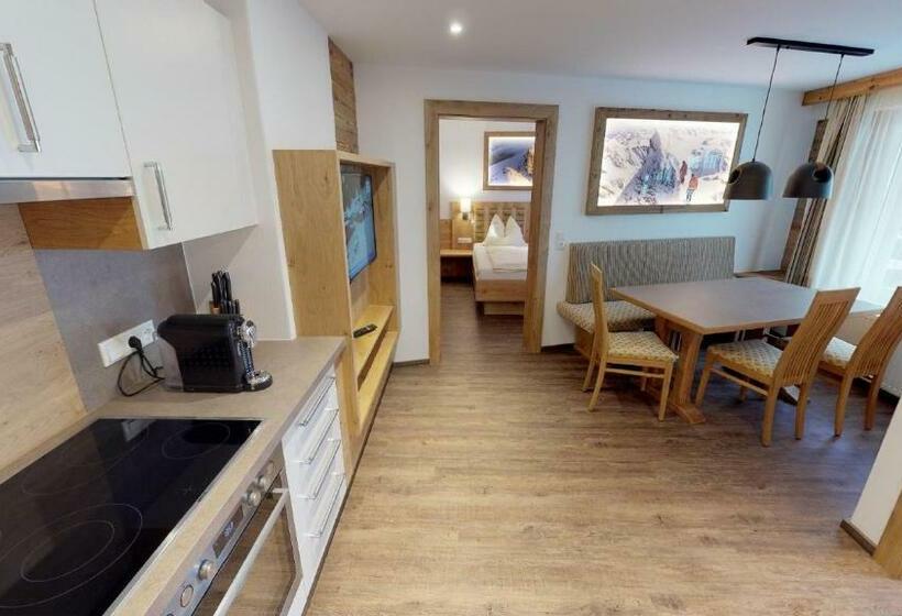 דירת שני חדרים, Pension Bergkristall