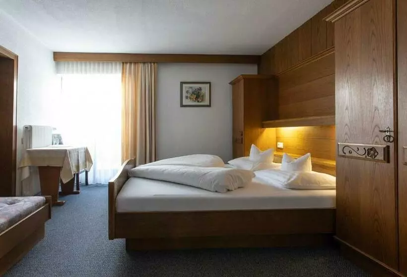 スタンダードルーム, Pension Tirol