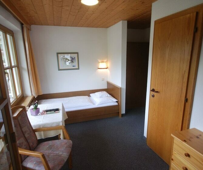 Номер Стандарт Индивидуальный, Pension Tirol