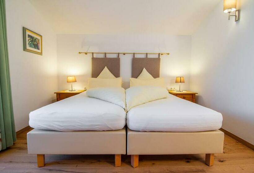 اتاق لوکس با بالکن, Sonnhof