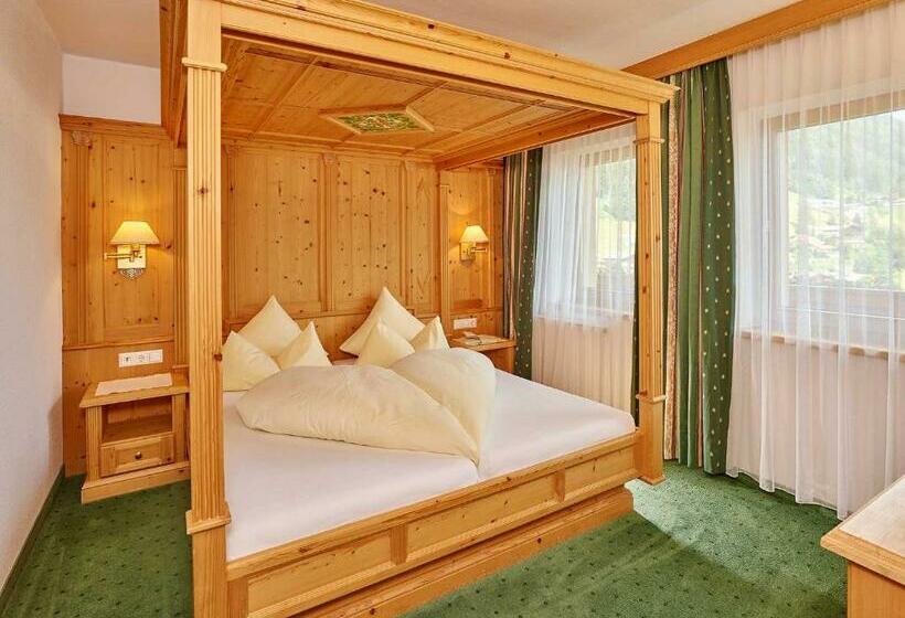 سوییت با چشم‌انداز کوه, Sonnhof