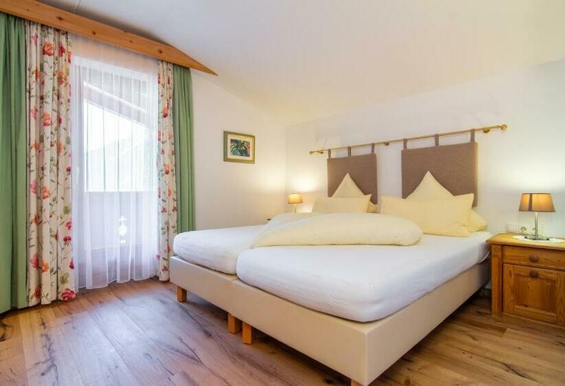 اتاق لوکس با بالکن, Sonnhof