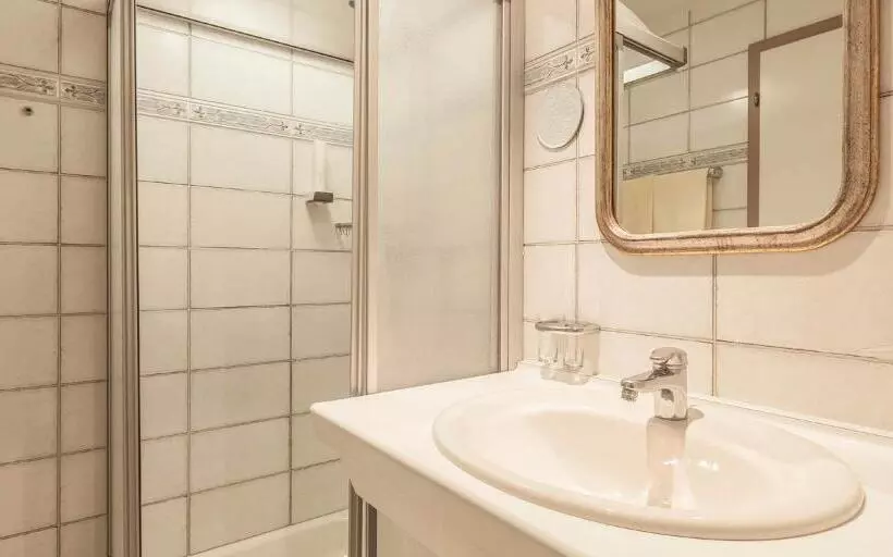 ベーシックルーム, B&b Zur Schanz
