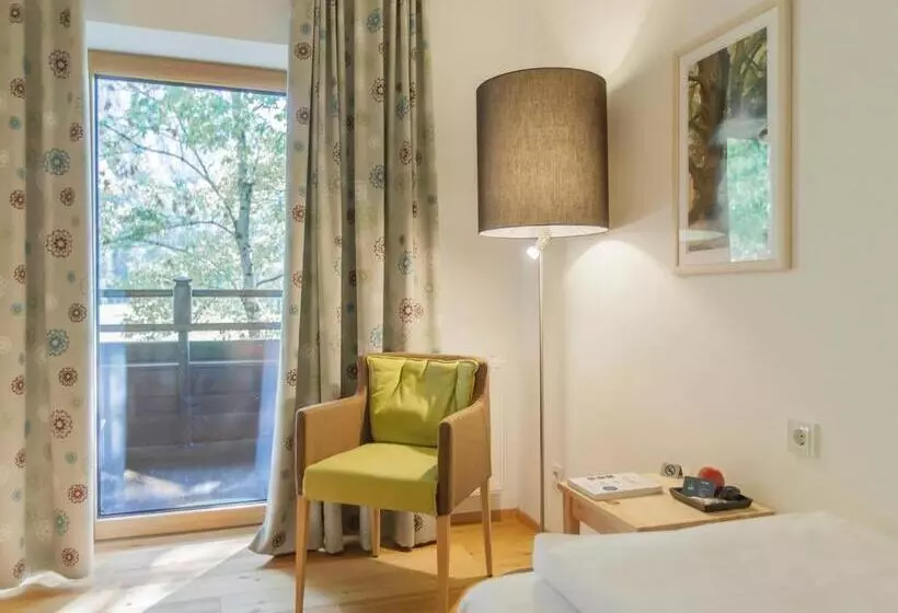 スタンダードシングルルーム, B&b Zur Schanz