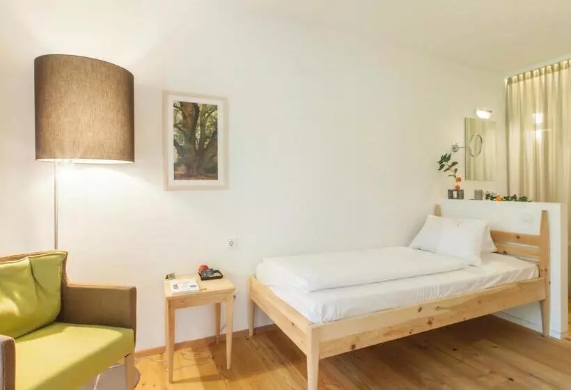 スタンダードシングルルーム, B&b Zur Schanz