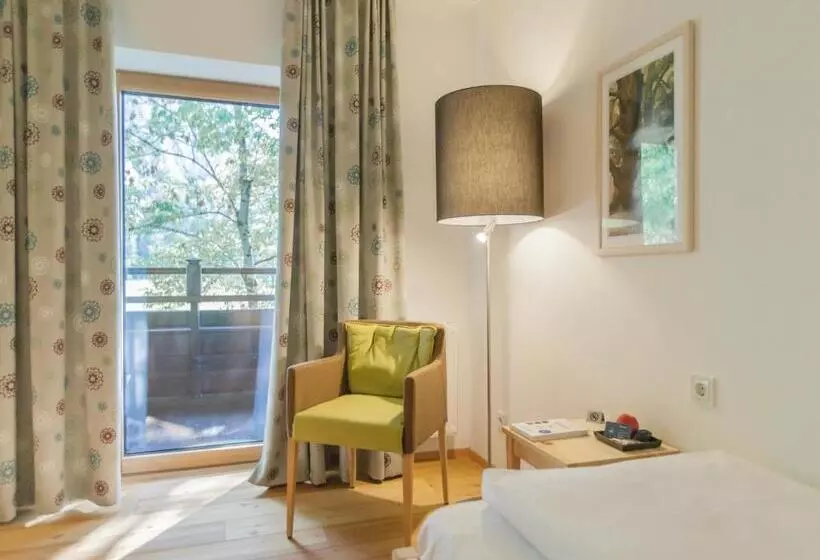 スタンダードシングルルーム, B&b Zur Schanz